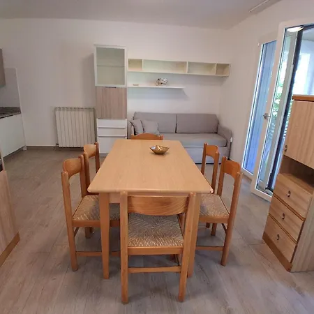 Apartment Alba, Calle Mendelssohn 16 *